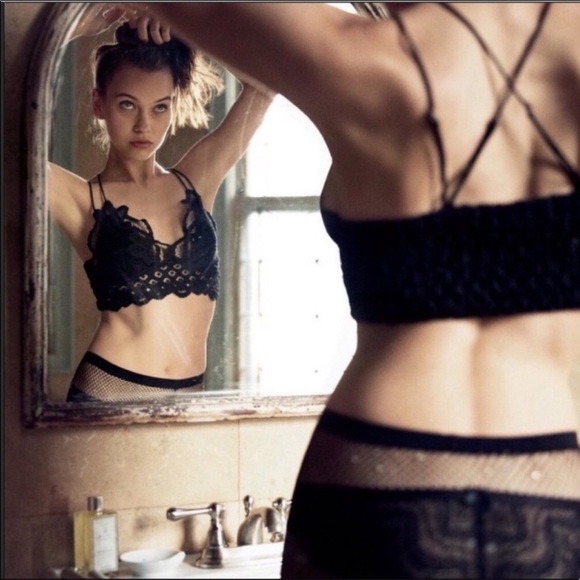 Boho Vintage Inspired Crochet Scalloped Bralette - Picture 2 of 4